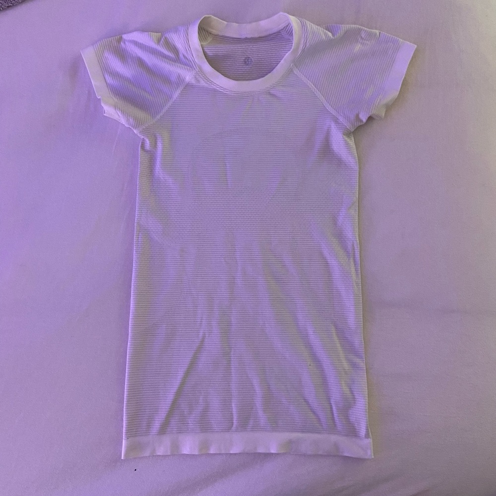 Lululemon Swiftly Tech Short Sleeve! Worn lightly!